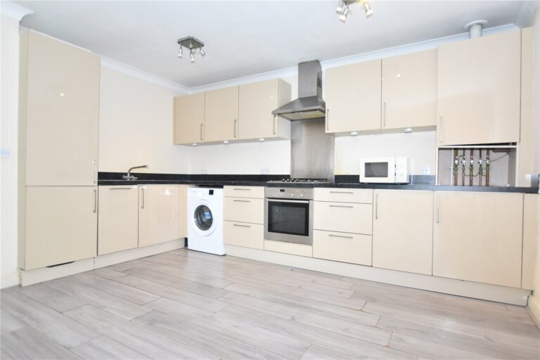 snwsah_snw260244_l_img_03.jpg Ravenscroft Road, Beckenham, BR3, photo 4
