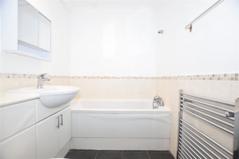 snwsah_snw260244_l_img_05.jpg Ravenscroft Road, Beckenham, BR3, photo 6