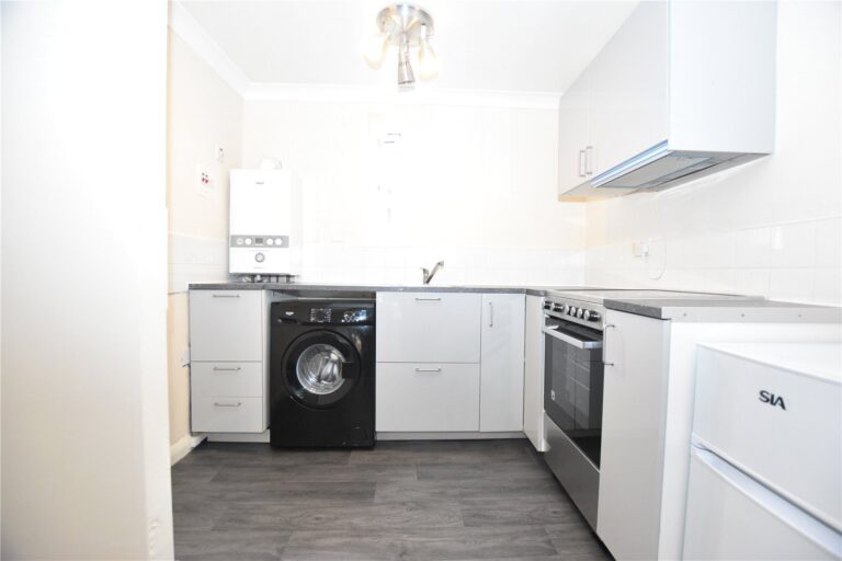 Whitehorse Lane, London, SE25, photo 4