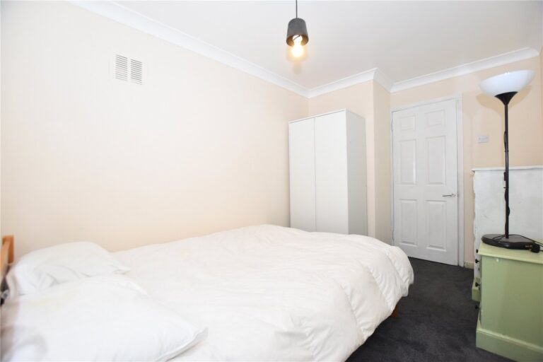 Whitehorse Lane, London, SE25, photo 5