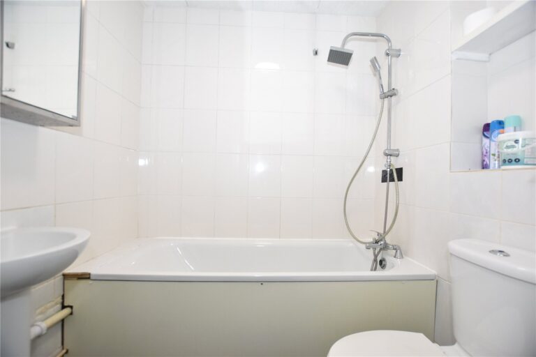 Whitehorse Lane, London, SE25, photo 7