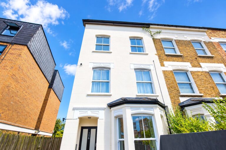 Birchanger Road, London, photo 1