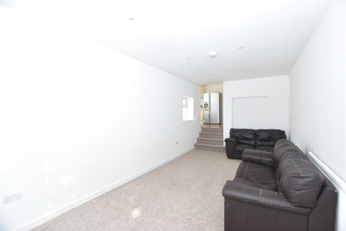 snwsah_snw260260_l_img_02.jpg Birchanger Road, London, SE25, photo 3