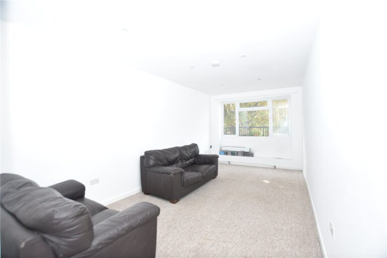 snwsah_snw260260_l_img_03.jpg Birchanger Road, London, SE25, photo 4
