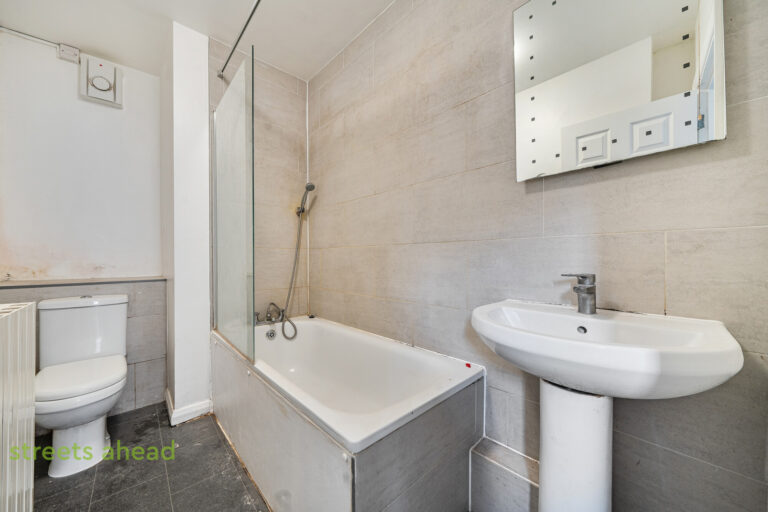 snwsah_tho230121_img_02.jpg Grange Road, Thornton Heath, CR7, photo 3