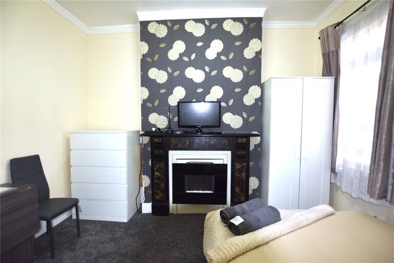 snwsah_tho250219_l_img_01.jpg Brook Road, Thornton Heath, CR7, photo 2