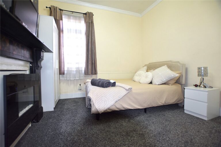 snwsah_tho250219_l_img_02.jpg Brook Road, Thornton Heath, CR7, photo 3