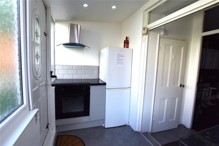 snwsah_tho250219_l_img_03.jpg Brook Road, Thornton Heath, CR7, photo 4