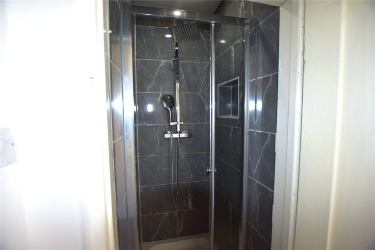 snwsah_tho250219_l_img_04.jpg Brook Road, Thornton Heath, CR7, photo 5