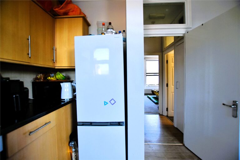 snwsah_tho260174_l_img_03.jpg Brigstock Road, Thornton Heath, CR7, photo 4