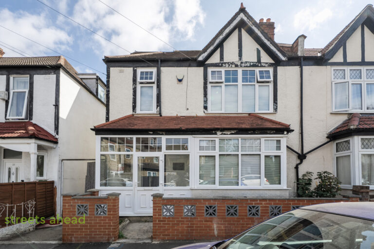 thosah_crp260262_img_00.jpg Elliott Road, Thornton Heath, photo 1