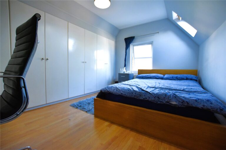 thosah_snw130369_l_img_00.jpg Parchmore Road, Thornton Heath, Croydon, photo 1