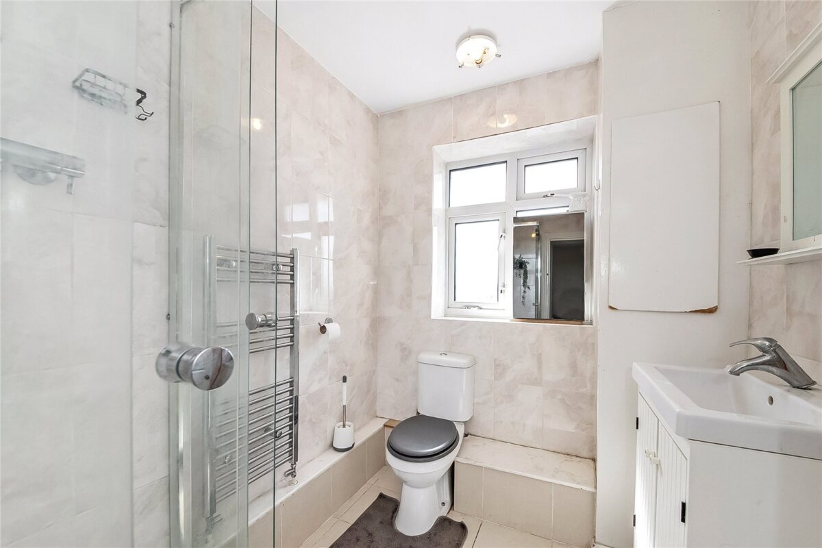 thosah_tho250131_img_02.jpg London Road, Mitcham, CR4, photo 3