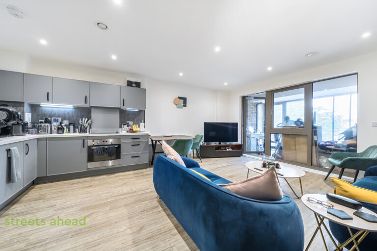 thosah_tho250298_img_00.jpg Purley Way, Croydon, photo 1