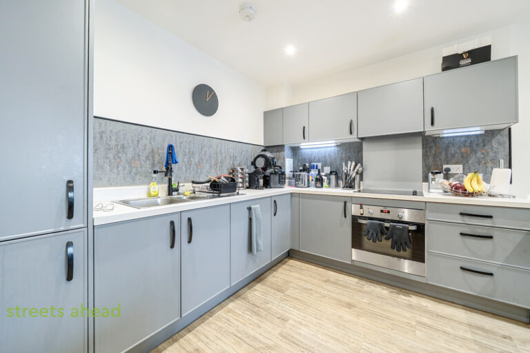 thosah_tho250298_img_02.jpg Purley Way, Croydon, CR0, photo 3
