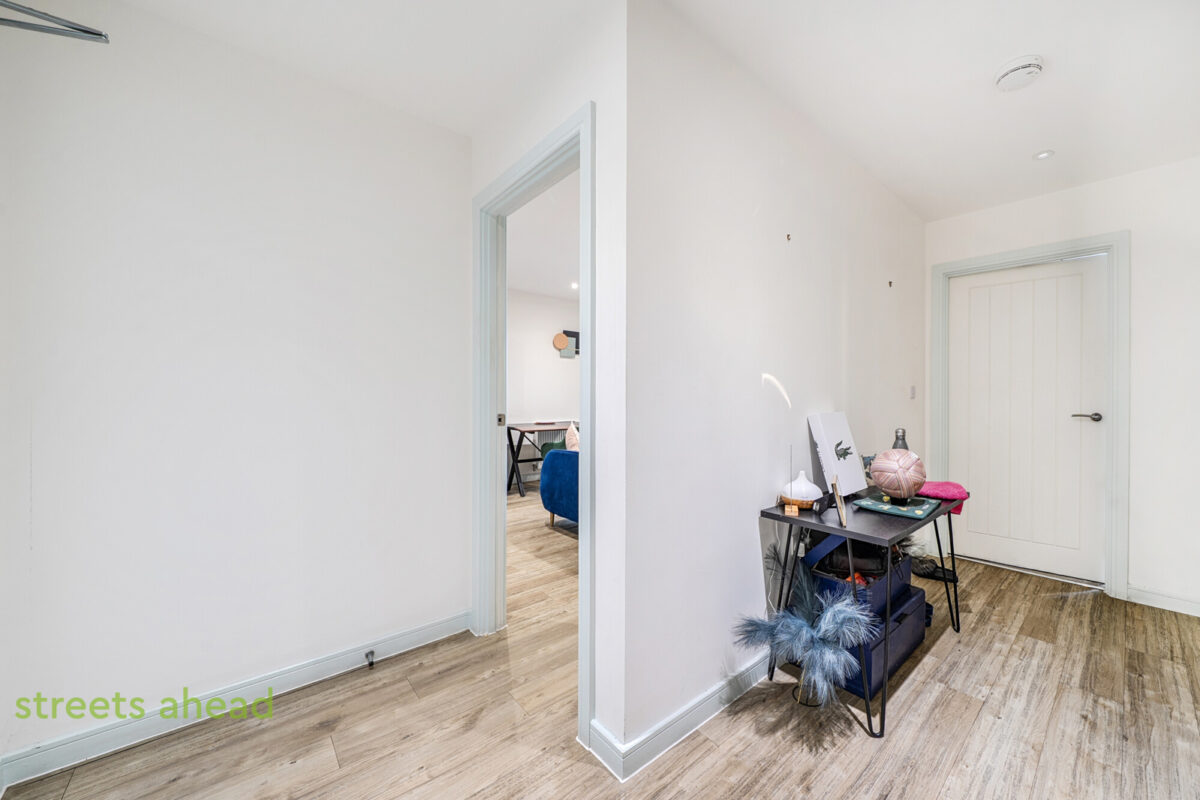 thosah_tho250298_img_07.jpg Purley Way, Croydon, CR0, photo 8