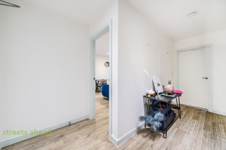 thosah_tho250298_img_07.jpg Purley Way, Croydon, CR0, photo 8