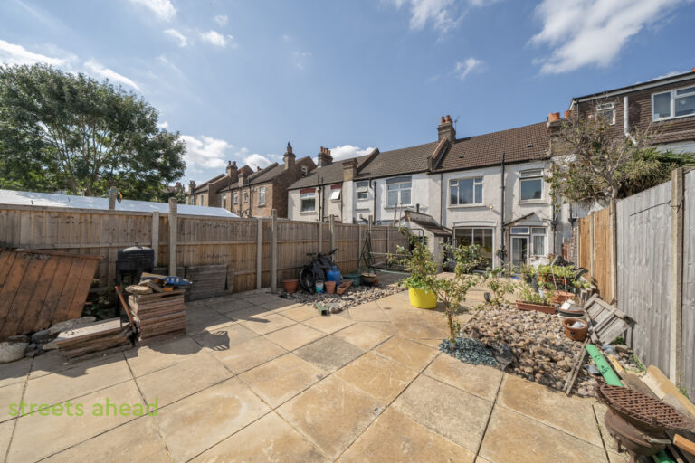 thosah_tho260189_img_09.jpg Nutfield Road, Thornton Heath, CR7, photo 10