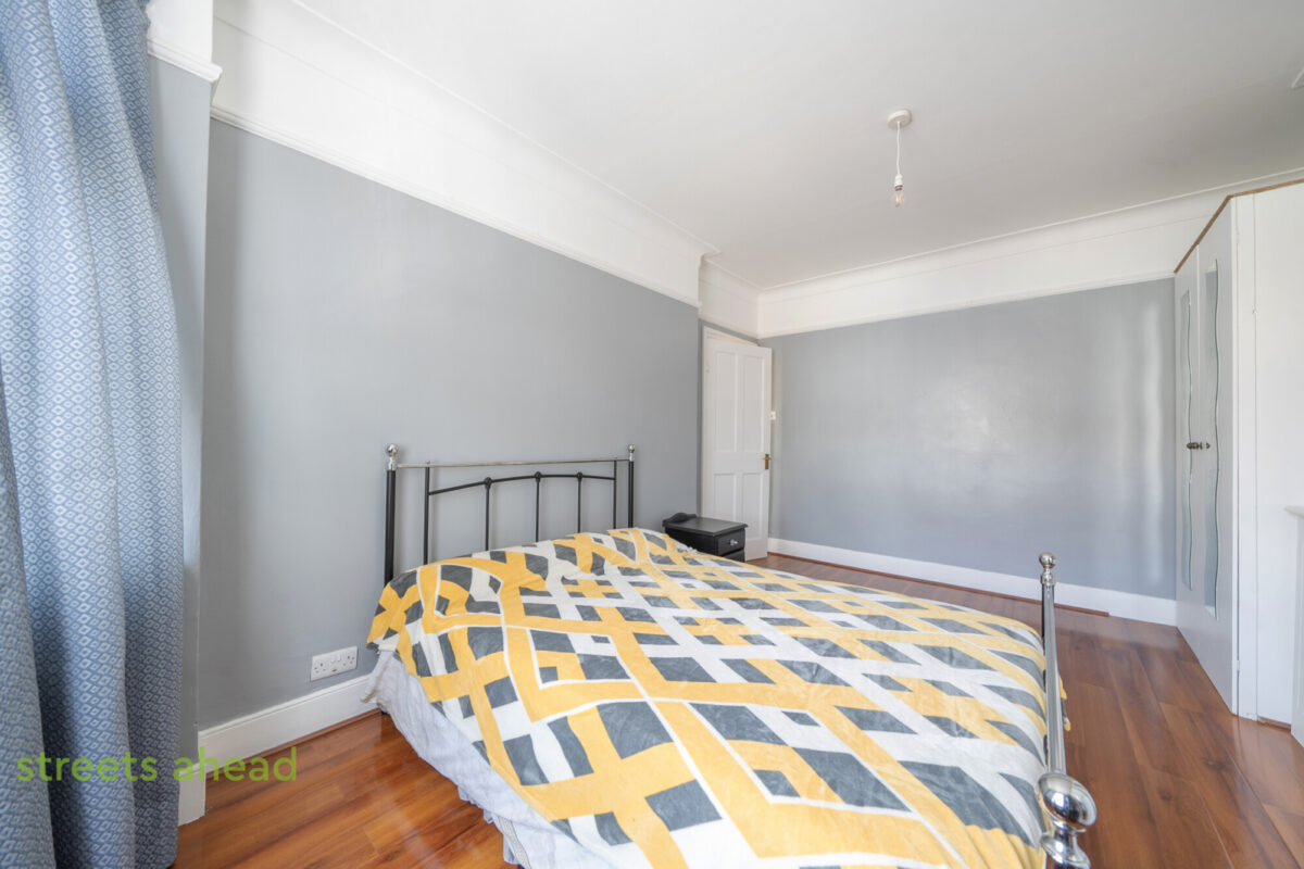 thosah_tho260189_img_13.jpg Nutfield Road, Thornton Heath, CR7, photo 14