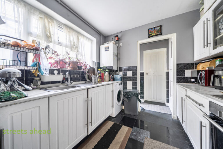 thosah_tho260214_img_01.jpg Frant Road, Thornton Heath, CR7, photo 2