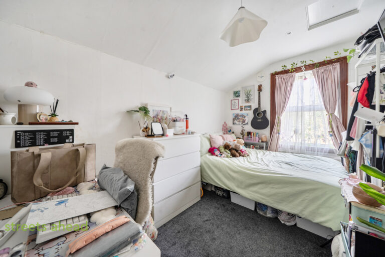 thosah_tho260214_img_04.jpg Frant Road, Thornton Heath, CR7, photo 5