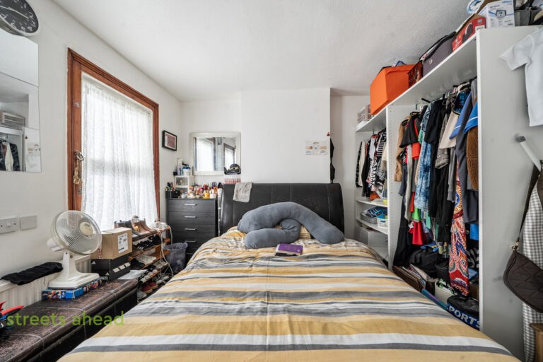 thosah_tho260214_img_09.jpg Frant Road, Thornton Heath, CR7, photo 10