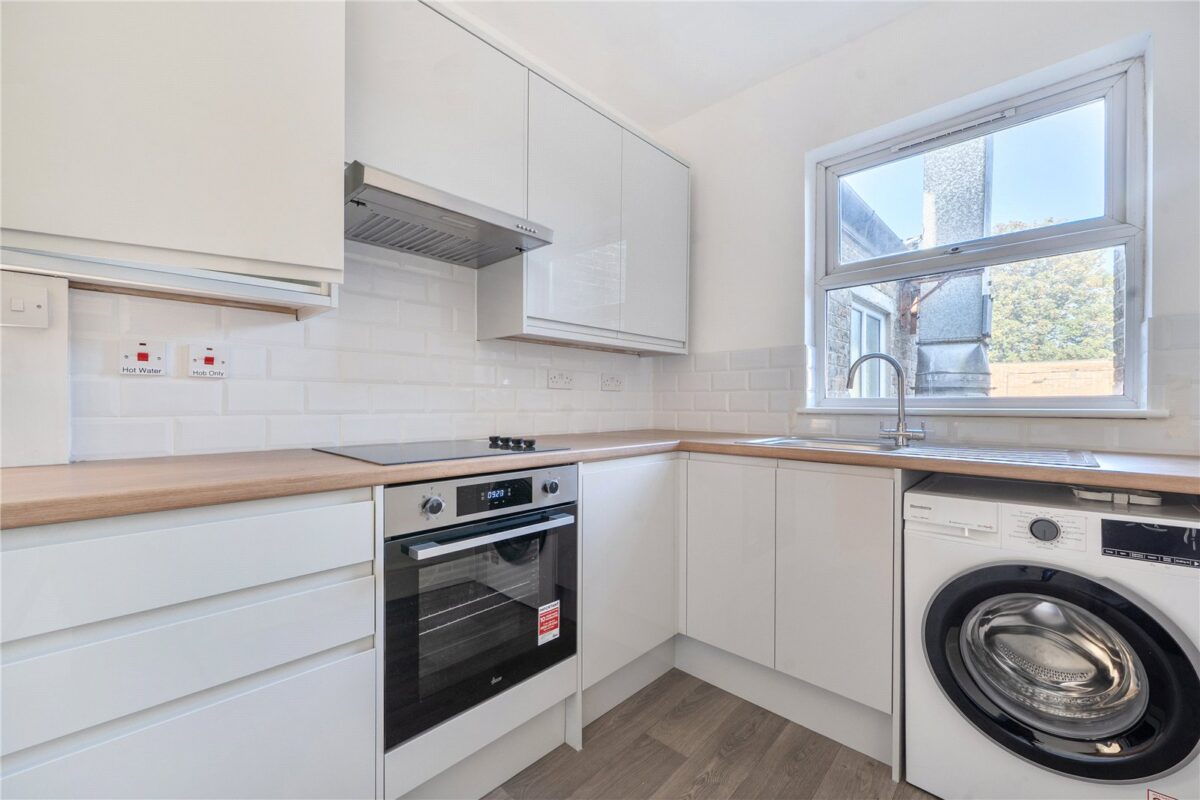 Woodville Road, Thornton Heath, CR7, photo 1