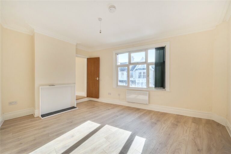 Woodville Road, Thornton Heath, CR7, photo 7