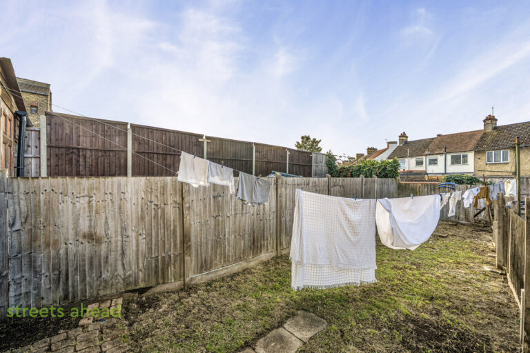 thosah_tho260239_img_03.jpg Hythe Road, Thornton Heath, CR7, photo 4