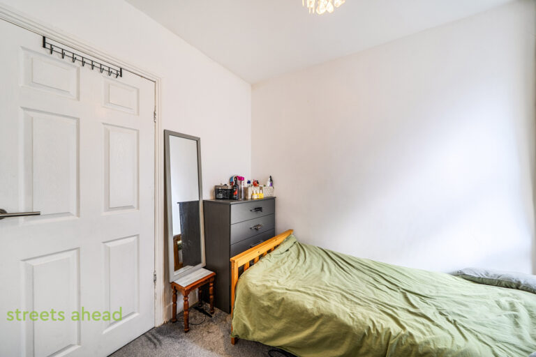 thosah_tho260239_img_13.jpg Hythe Road, Thornton Heath, CR7, photo 14