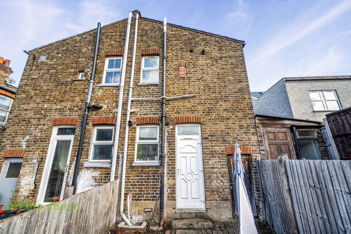 thosah_tho260239_img_15.jpg Hythe Road, Thornton Heath, CR7, photo 16