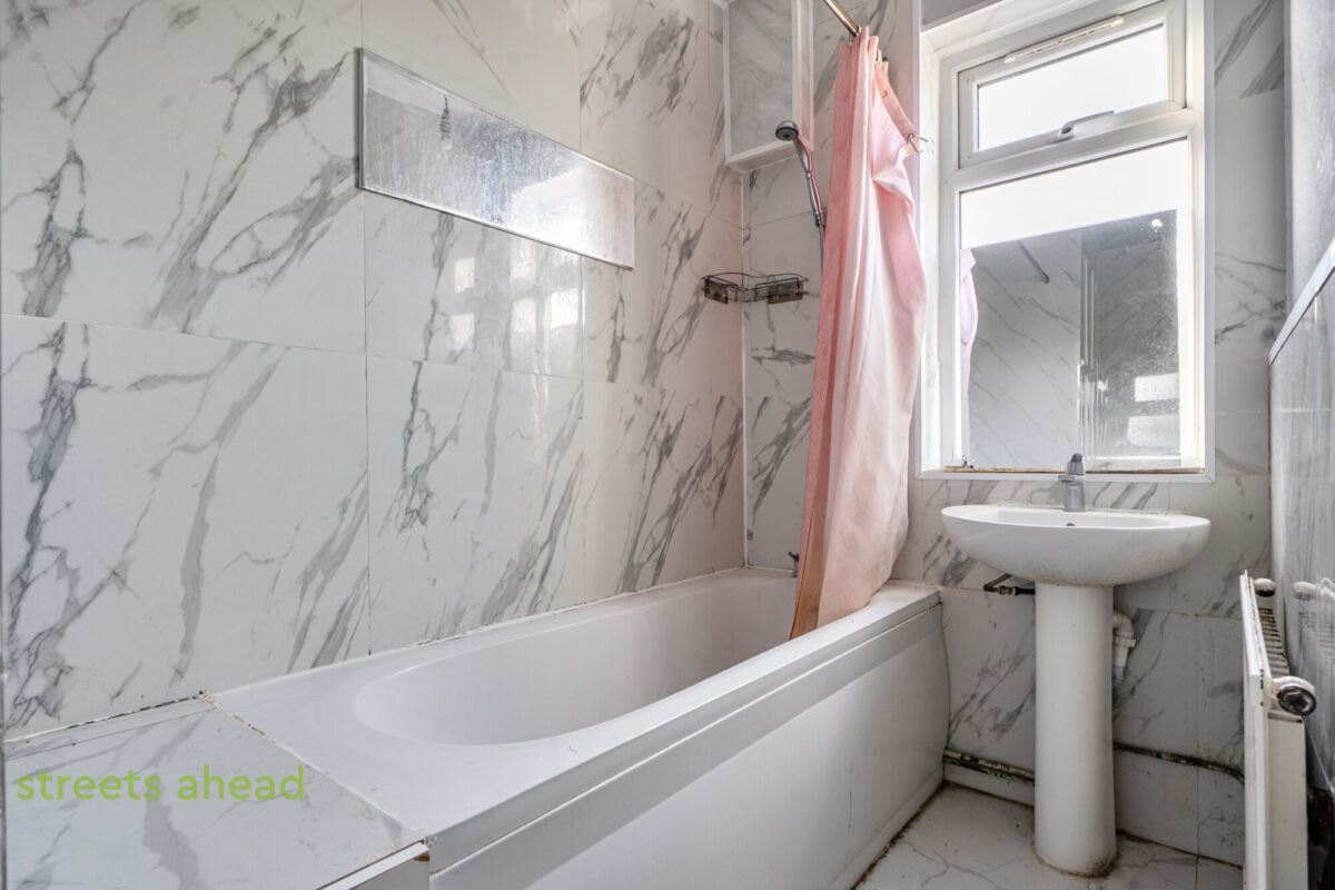 thosah_tho260245_img_05.jpg Redford Avenue, Thornton Heath, CR7, photo 6