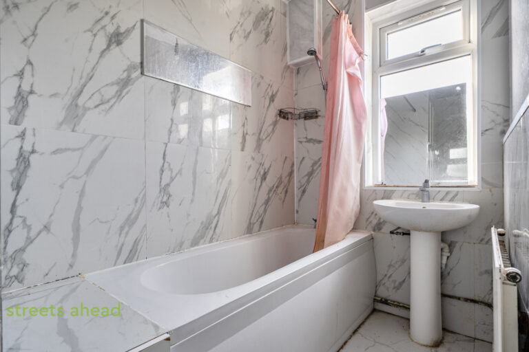 thosah_tho260245_img_05.jpg Redford Avenue, Thornton Heath, CR7, photo 6