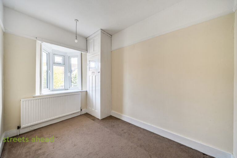 thosah_tho260245_img_07.jpg Redford Avenue, Thornton Heath, CR7, photo 8