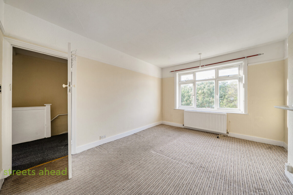 thosah_tho260245_img_11.jpg Redford Avenue, Thornton Heath, CR7, photo 12