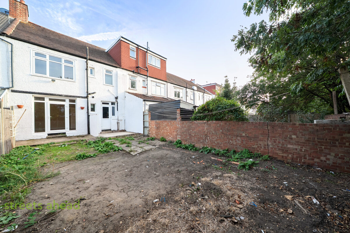 thosah_tho260245_img_12.jpg Redford Avenue, Thornton Heath, CR7, photo 13